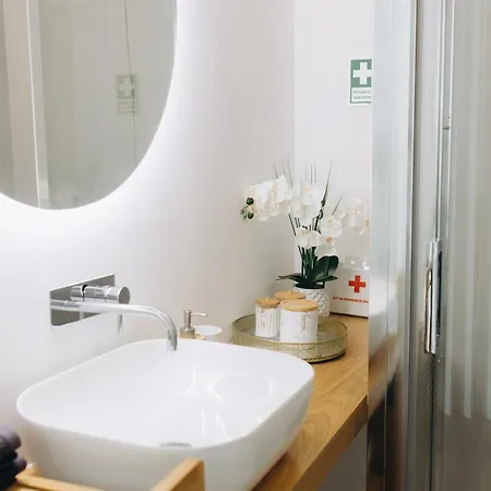 Apartmento Elegante Апартаменты *